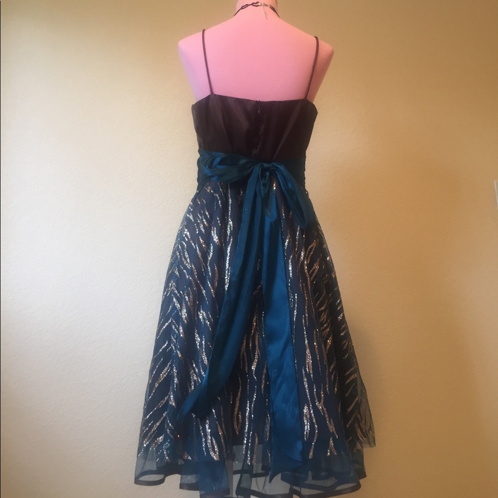 🌟 Beautiful Formal Metallic Glitter Swirl Layered Y2K Prom Dress NWOT - Picture 4 of 11